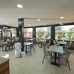 فندق Tas